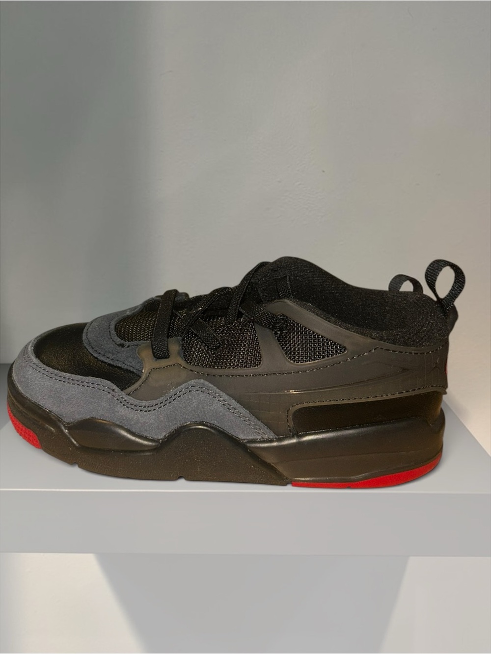 Nike Kids Black, Gray & Red Low-Top Sneakers